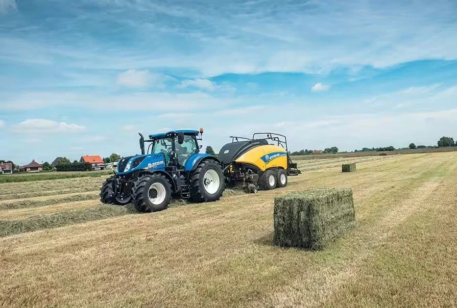 New Holland BigBaler 890 Plus CropCutter