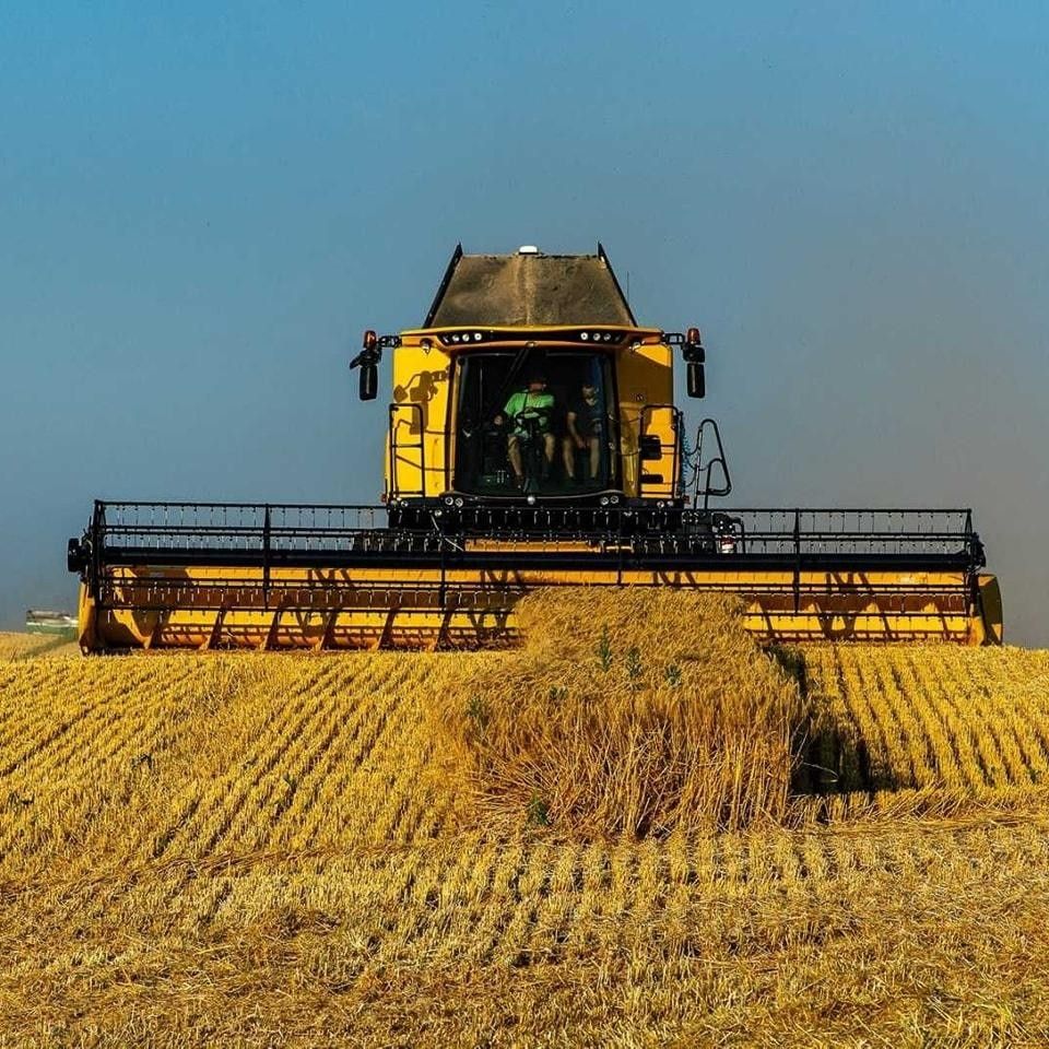 New Holland CR 8.90