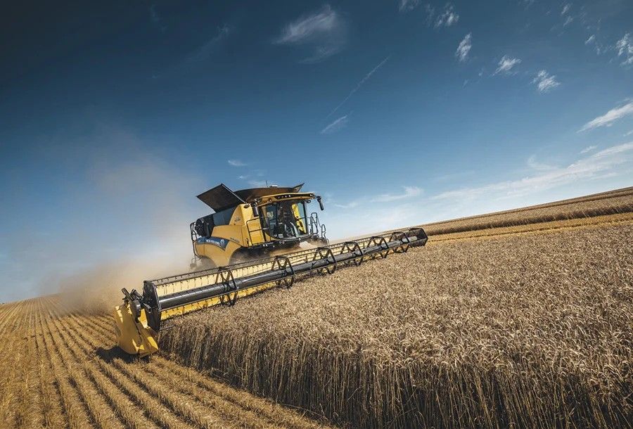 New Holland CR 7.90