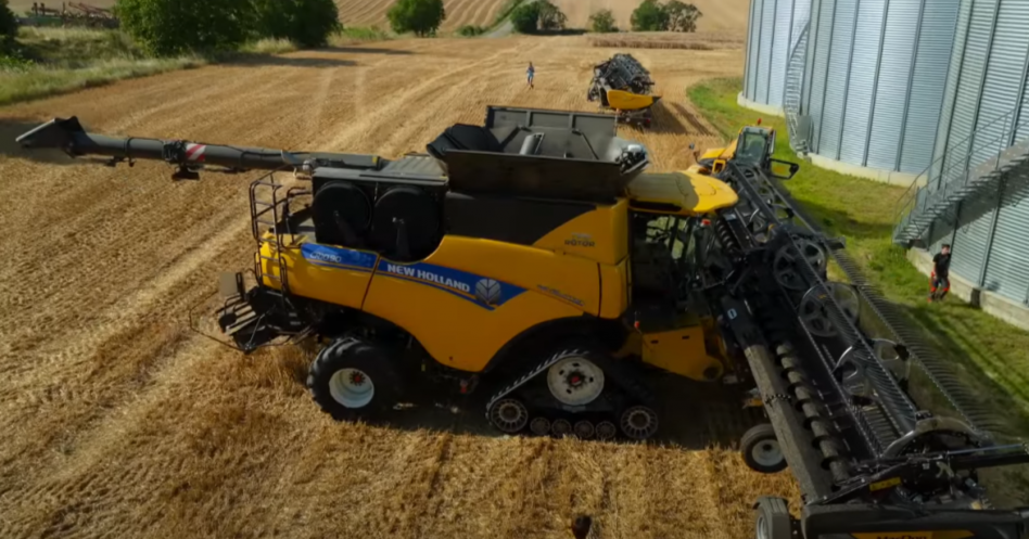 New Holland CR 9.90