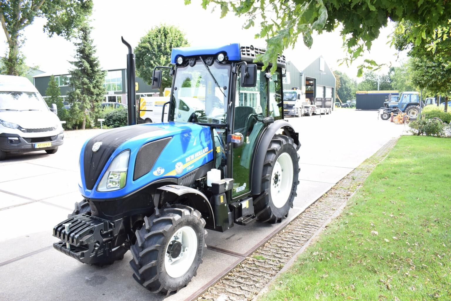 New Holland T4 90V
