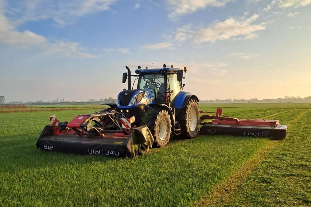 New Holland T7 230